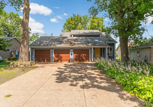 Photo 1 of Sale Pending at 1407 Bay Point Dr Se, Forest Lake, MN 55025 | MLS# 7127123 | Listing updated on 2026-09-11