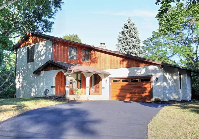 Photo 2 of Sale Pending at 2400 Garland Ln N, Minneapolis, MN 55447 | MLS# 7127143 | Listing updated on 2026-09-11