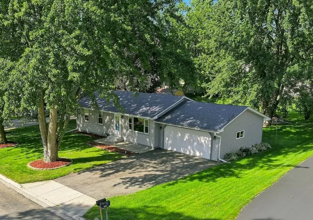 Photo 2 of Single family home for sale at 1836 Hemlock Ave, Owatonna, MN 55060 | MLS# 7127163 | Listing updated on 2026-09-15