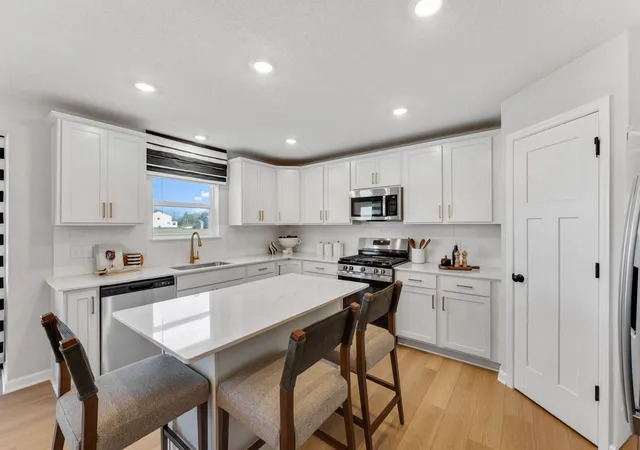 Photo 3 of Single family home for sale at 414 James Pkwy, Elko New Market, MN 55054 | MLS# 7127167 | Listing updated on 2026-09-15