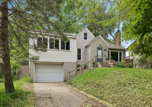 Photo 1 of Single family home for sale at 1233 Maywood St, Saint Paul, MN 55117 | MLS# 7127287 | Listing updated on 2026-10-09