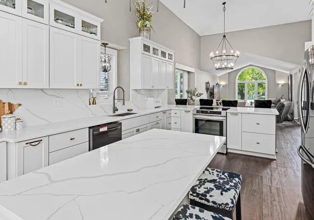 Photo 3 of Single family home for sale at 3110 Canyon Cir, Chaska, MN 55318 | MLS# 7127327 | Listing updated on 2026-09-11