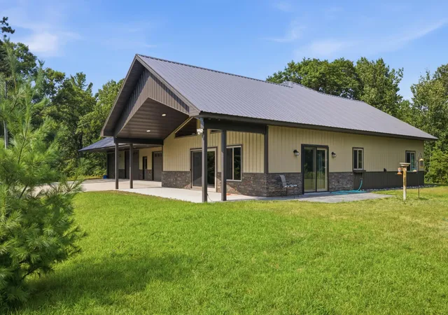 Photo 3 of Sale Pending at 33210 Rolling Oaks Ln, Motley, MN 56466 | MLS# 7127328 | Listing updated on 2026-09-30