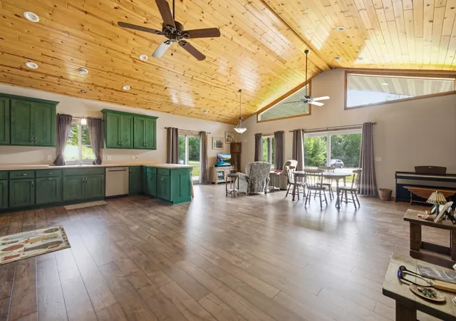 Photo 3 of Sale Pending at 33210 Rolling Oaks Ln, Motley, MN 56466 | MLS# 7127328 | Listing updated on 2026-09-30