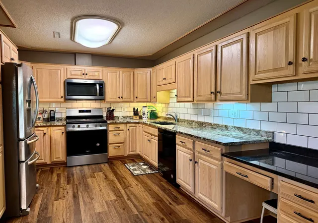 Photo 3 of Townhouse for sale at 511 Irving Beach Dr Sw, Bemidji, MN 56601 | MLS# 7127364 | Listing updated on 2026-09-14