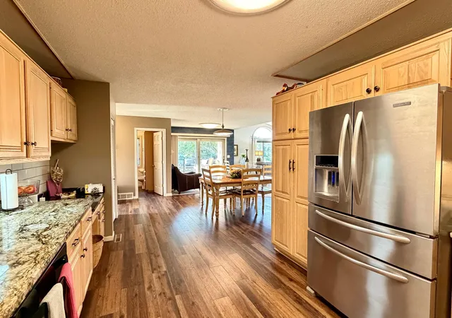 Photo 4 of Townhouse for sale at 511 Irving Beach Dr SW, Bemidji, MN 56601 | MLS# 7127364 | Listing updated on 2026-09-14