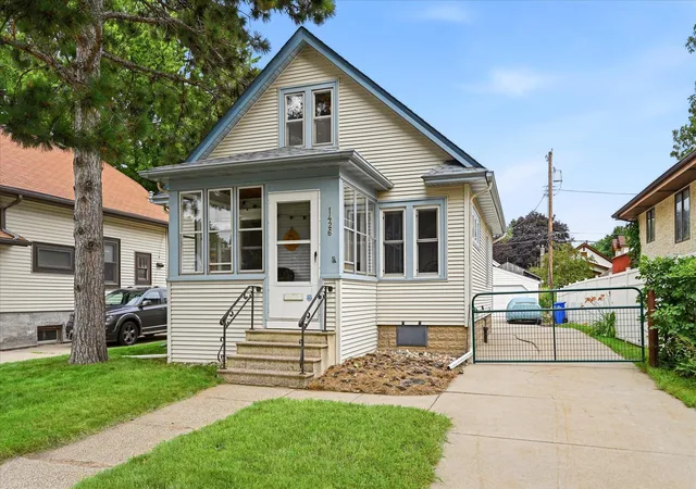 Photo 1 of Sale Pending at 1426 Pascal St N, Saint Paul, MN 55108 | MLS# 7127406 | Listing updated on 2026-09-14