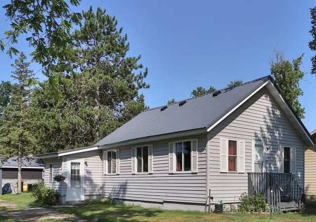 Photo 1 of Single family home for sale at 515 Sw 2nd Street, Staples, MN 56479 | MLS# 7127468 | Listing updated on 2026-09-10