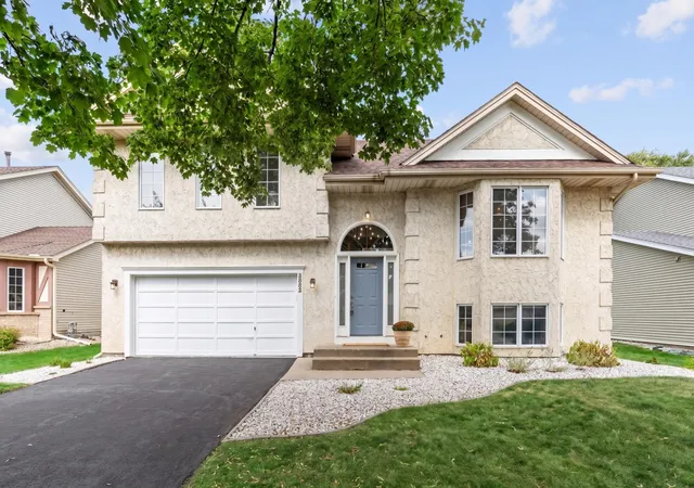 Photo 1 of Single family home for sale at 8632 Seasons Ct, Woodbury, MN 55125 | MLS# 7127521 | Listing updated on 2026-09-14