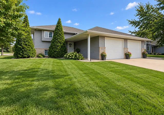 Photo 2 of Single family home for sale at 653 Grayhawk Dr, Mankato, MN 56001 | MLS# 7127538 | Listing updated on 2026-09-13