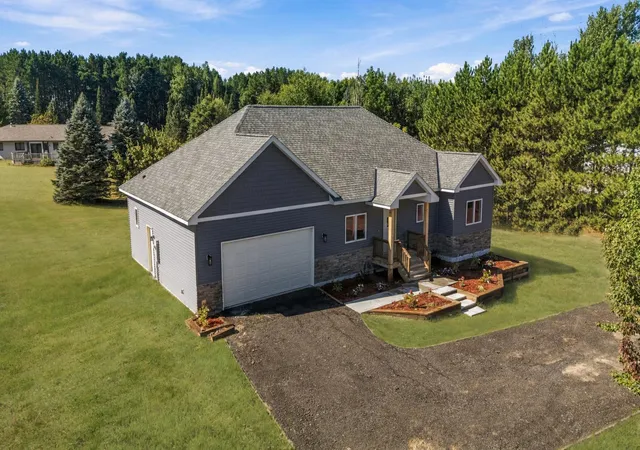 Photo 2 of Single family home for sale at 33006 Hilary Cir, Cambridge, MN 55008 | MLS# 7127598 | Listing updated on 2026-09-11