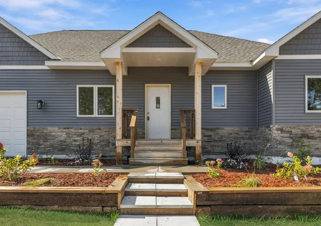 Photo 3 of Single family home for sale at 33006 Hilary Cir, Cambridge, MN 55008 | MLS# 7127598 | Listing updated on 2026-09-11