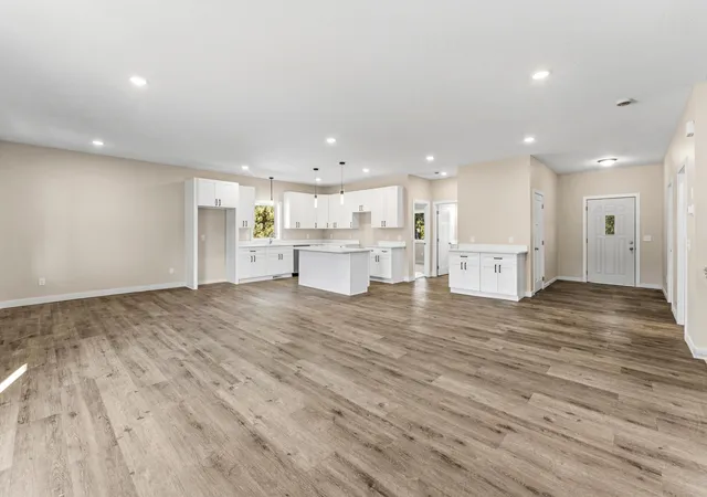 Photo 4 of Single family home for sale at 33006 Hilary Cir, Cambridge, MN 55008 | MLS# 7127598 | Listing updated on 2026-09-11