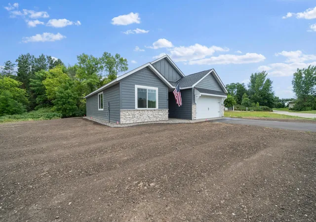 Photo 31 of Single family home for sale at 1726 Donway Pl Ne, Alexandria, MN 56308 | MLS# 7127599 | Listing updated on 2026-10-07