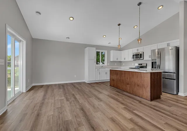 Photo 3 of Single family home for sale at 910 13Th Ave Ne, Saint Joseph, MN 56374 | MLS# 7127610 | Listing updated on 2026-09-14