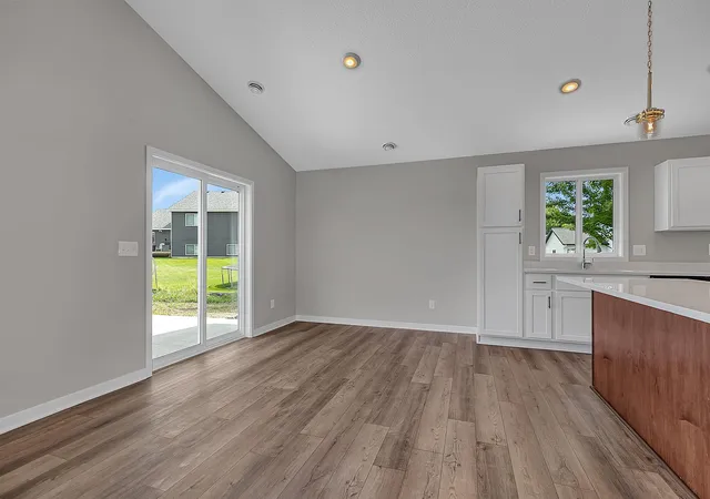Photo 4 of Single family home for sale at 910 13Th Ave Ne, Saint Joseph, MN 56374 | MLS# 7127610 | Listing updated on 2026-09-14