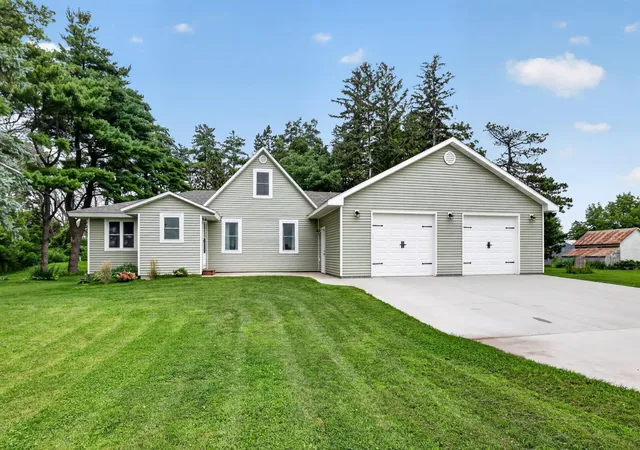 Photo 1 of Single family home for sale at 15832 585th Street, Claremont, MN 55924 | MLS# 7127613 | Listing updated on 2026-09-15