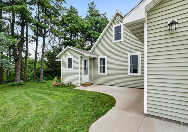 Photo 4 of Single family home for sale at 15832 585th Street, Claremont, MN 55924 | MLS# 7127613 | Listing updated on 2026-09-15