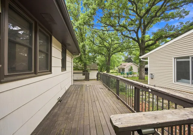 Photo 4 of Sale Pending at 7720 Edgebrook Dr, Saint Louis Park, MN 55426 | MLS# 7127723 | Listing updated on 2026-09-15