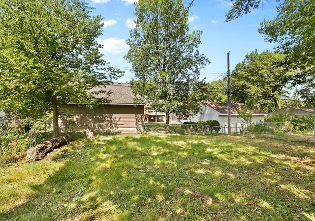 Photo 3 of Sale Pending at 677 California Ave E, Saint Paul, MN 55106 | MLS# 7127756 | Listing updated on 2026-10-18