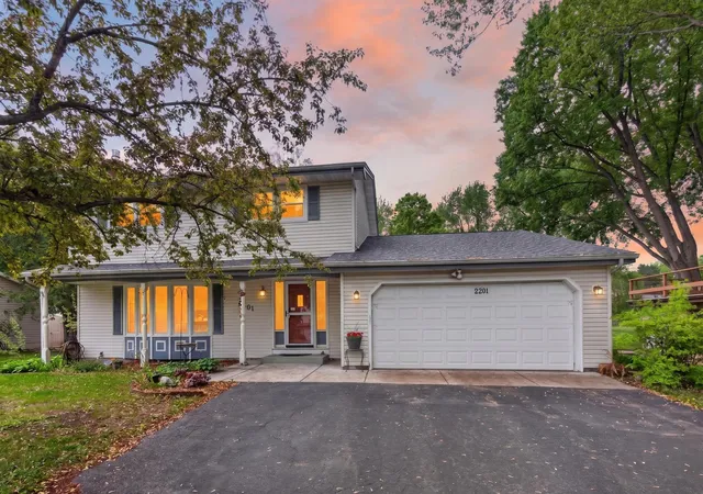 Photo 2 of Sale Pending at 2201 Mounds Ave, Saint Paul, MN 55112 | MLS# 7127807 | Listing updated on 2026-09-08