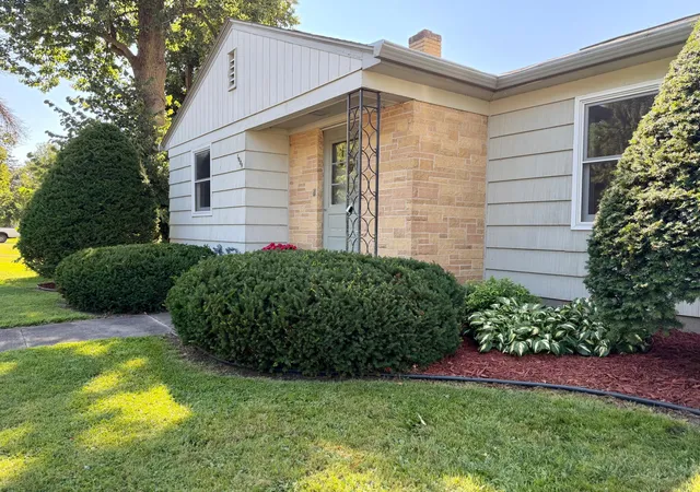 Photo 3 of Sale Pending at 1008 Boxelder St, Mountain Lake, MN 56159 | MLS# 7127808 | Listing updated on 2026-09-11
