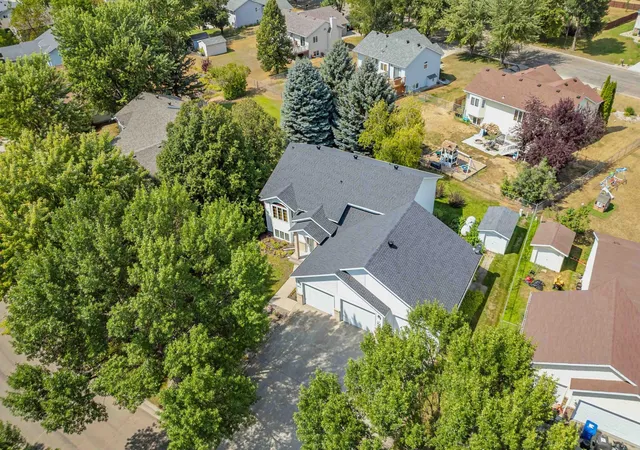 Photo 4 of Single family home for sale at 811 4th Avenue NE, Barnesville, MN 56514 | MLS# 7127870 | Listing updated on 2026-09-15