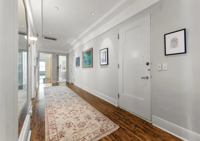 Listing Photo 5 - Condo for sale in building located at 2719 Humboldt Ave S, Minneapolis, MN 55408 - Unit #E