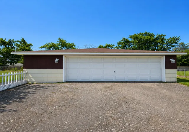Photo 2 of Sale Pending at 11219 Bittersweet St Nw, Minneapolis, MN 55433 | MLS# 7127902 | Listing updated on 2026-09-11