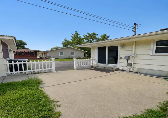 Photo 4 of Sale Pending at 11219 Bittersweet St NW, Minneapolis, MN 55433 | MLS# 7127902 | Listing updated on 2026-09-11