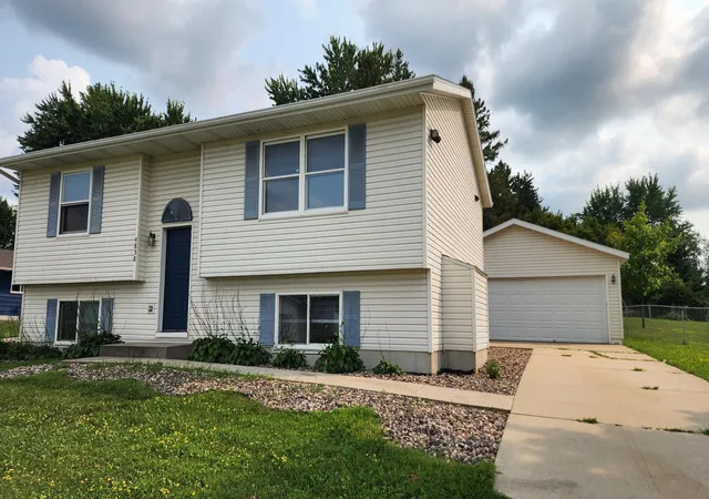 Photo 1 of Sale Pending at 4838 Salley Ln Nw, Rochester, MN 55901 | MLS# 7128003 | Listing updated on 2026-09-15
