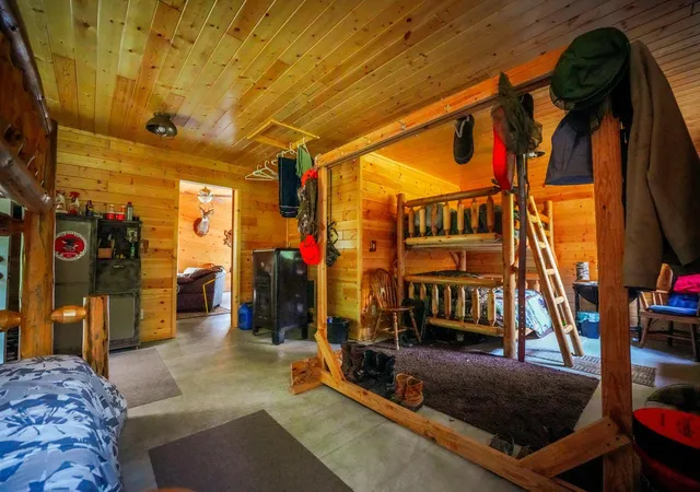 Photo 4 of Single family home for sale at 6991 Crane Lake Rd, Crane Lake, MN 55725 | MLS# 7128098 | Listing updated on 2026-09-11