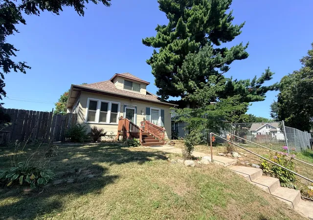 Photo 3 of Single family home for sale at 3343 Girard Ave N, Minneapolis, MN 55412 | MLS# 7128110 | Listing updated on 2026-09-14