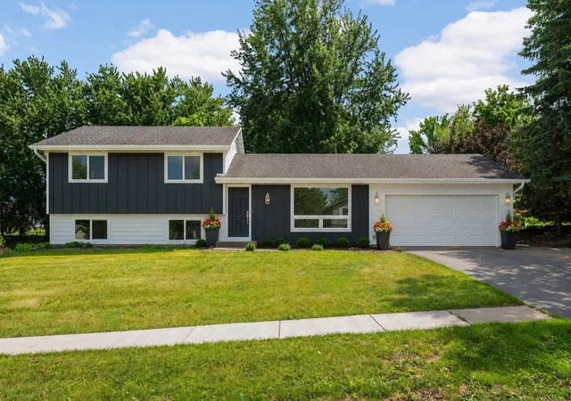 Photo 1 of Single family home for sale at 8090 159th Street W, Saint Paul, MN 55124 | MLS# 7128378 | Listing updated on 2026-09-15