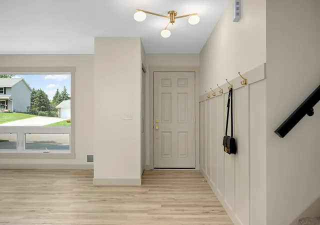 Photo 4 of Single family home for sale at 8090 159th Street W, Saint Paul, MN 55124 | MLS# 7128378 | Listing updated on 2026-09-15