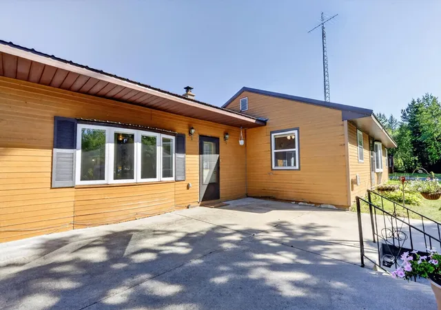 Photo 3 of Single family home for sale at 34550 State Hwy 6, Deer River, MN 56636 | MLS# 7128499 | Listing updated on 2026-09-10