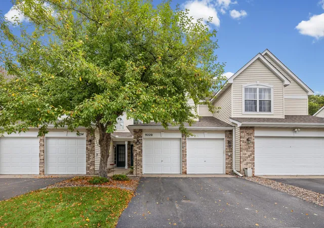 Photo 2 of Single family home for sale at 9220 Merrimac Ln N, Maple Grove, MN 55311 | MLS# 7128554 | Listing updated on 2026-10-02