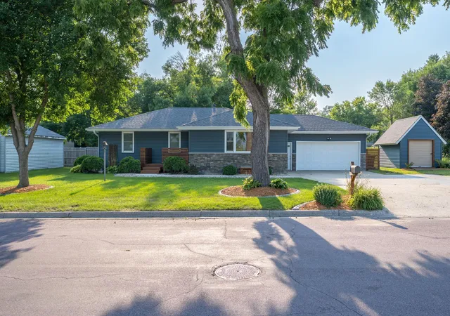 Photo 1 of Sale Pending at 914 N 5th Street, Saint Peter, MN 56082 | MLS# 7128569 | Listing updated on 2026-09-12