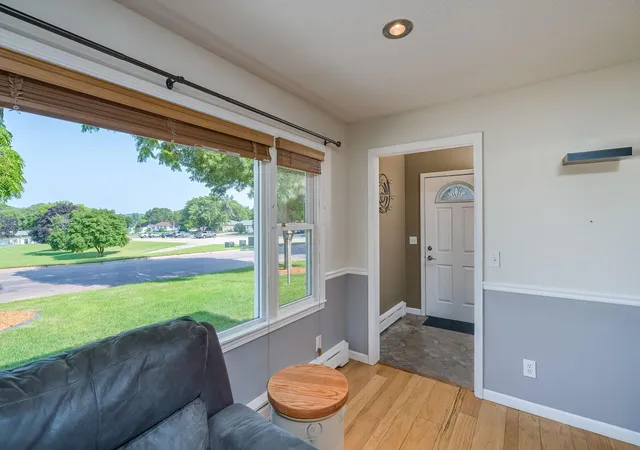 Photo 3 of Sale Pending at 914 N 5th Street, Saint Peter, MN 56082 | MLS# 7128569 | Listing updated on 2026-09-12