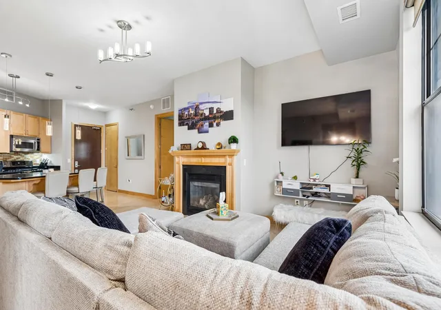 Photo 4 of Condo for sale at 317 Groveland Ave #714, Minneapolis, MN 55403 | MLS# 7128571 | Listing updated on 2026-09-14