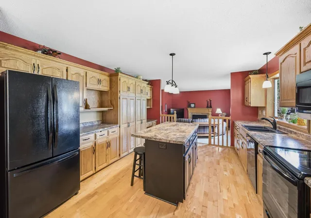 Photo 4 of Single family home for sale at 137 Elk Dr Se, Hutchinson, MN 55350 | MLS# 7128672 | Listing updated on 2026-09-21