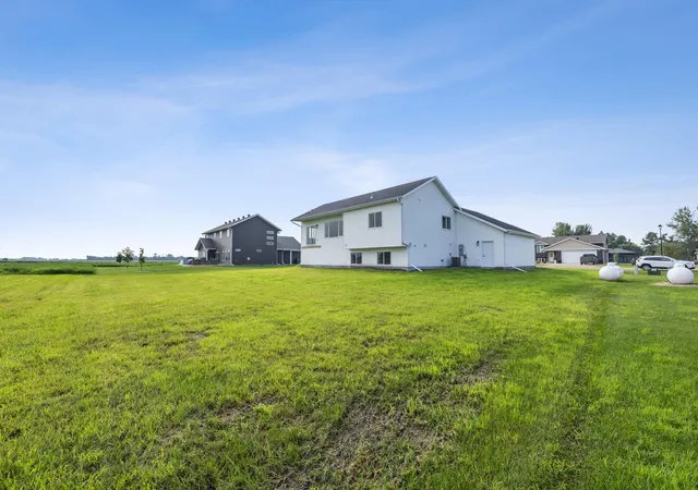Photo 26 of Sale Pending at 300 Prairie Dr N, Hankinson, ND 58041 | MLS# 7128802 | Listing updated on 2026-09-10