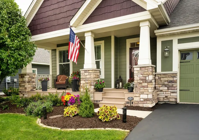 Photo 2 of Single family home for sale at 16550 Draft Horse Blvd, Lakeville, MN 55044 | MLS# 7128824 | Listing updated on 2026-09-15