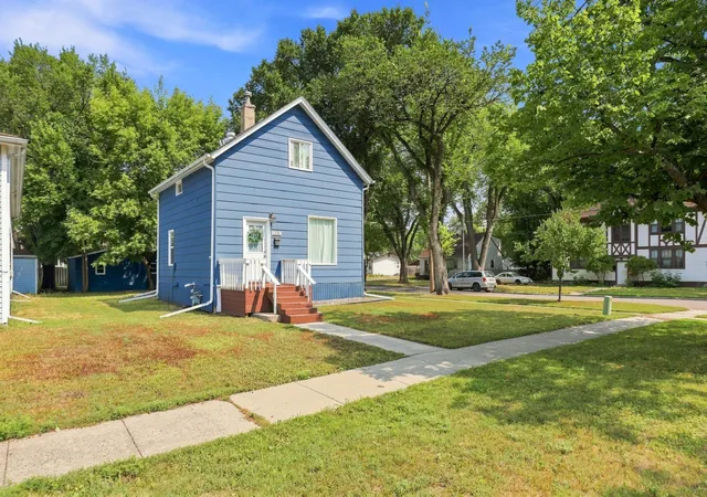 Photo 1 of Single family home for sale at 1331 10th Avenue N, Fargo, ND 58102 | MLS# 7129241 | Listing updated on 2026-09-10