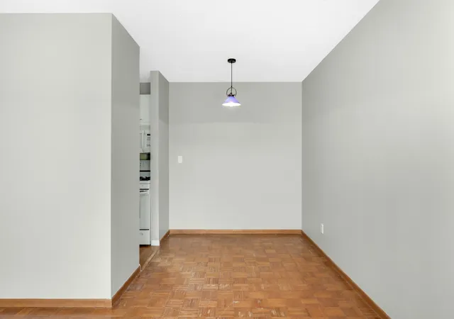 Photo 3 of Condo for sale at 1912 Dupont Ave S #405, Minneapolis, MN 55403 | MLS# 7129603 | Listing updated on 2026-09-15