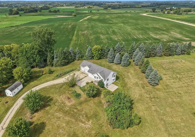 Photo 1 of Single family home for sale at 31121 Idalia Ave, Northfield, MN 55057 | MLS# 7129710 | Listing updated on 2026-09-14