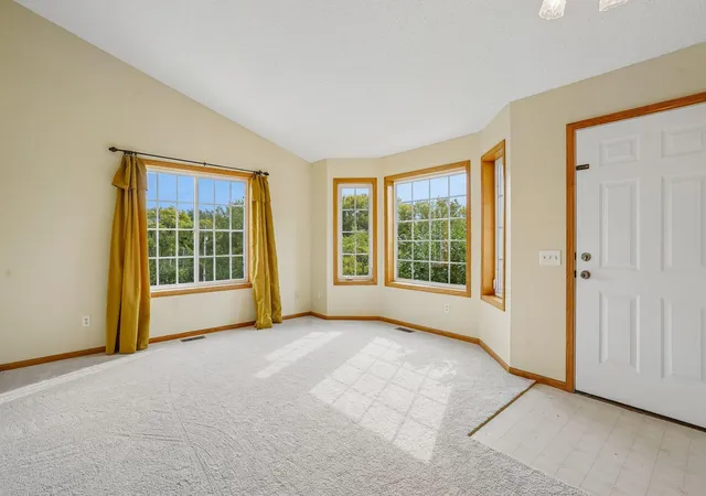 Photo 4 of Single family home for sale at 31121 Idalia Ave, Northfield, MN 55057 | MLS# 7129710 | Listing updated on 2026-09-14