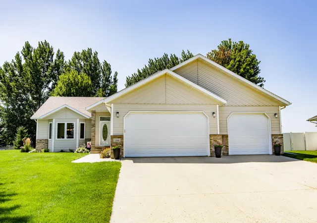 Photo 2 of Sale Pending at 1206 47th Avenue N, Fargo, ND 58102 | MLS# 7129912 | Listing updated on 2026-09-10