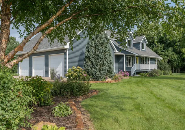 Single family home for sale at 18500 510Th Ave, Lake Crystal, MN 56055 | MLS# 7129937