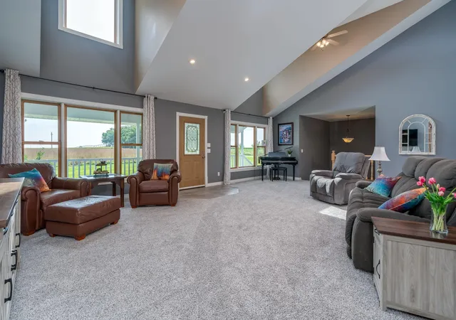 Photo 2 of Single family home for sale at 18500 510Th Ave, Lake Crystal, MN 56055 | MLS# 7129937 | Listing updated on 2026-10-05